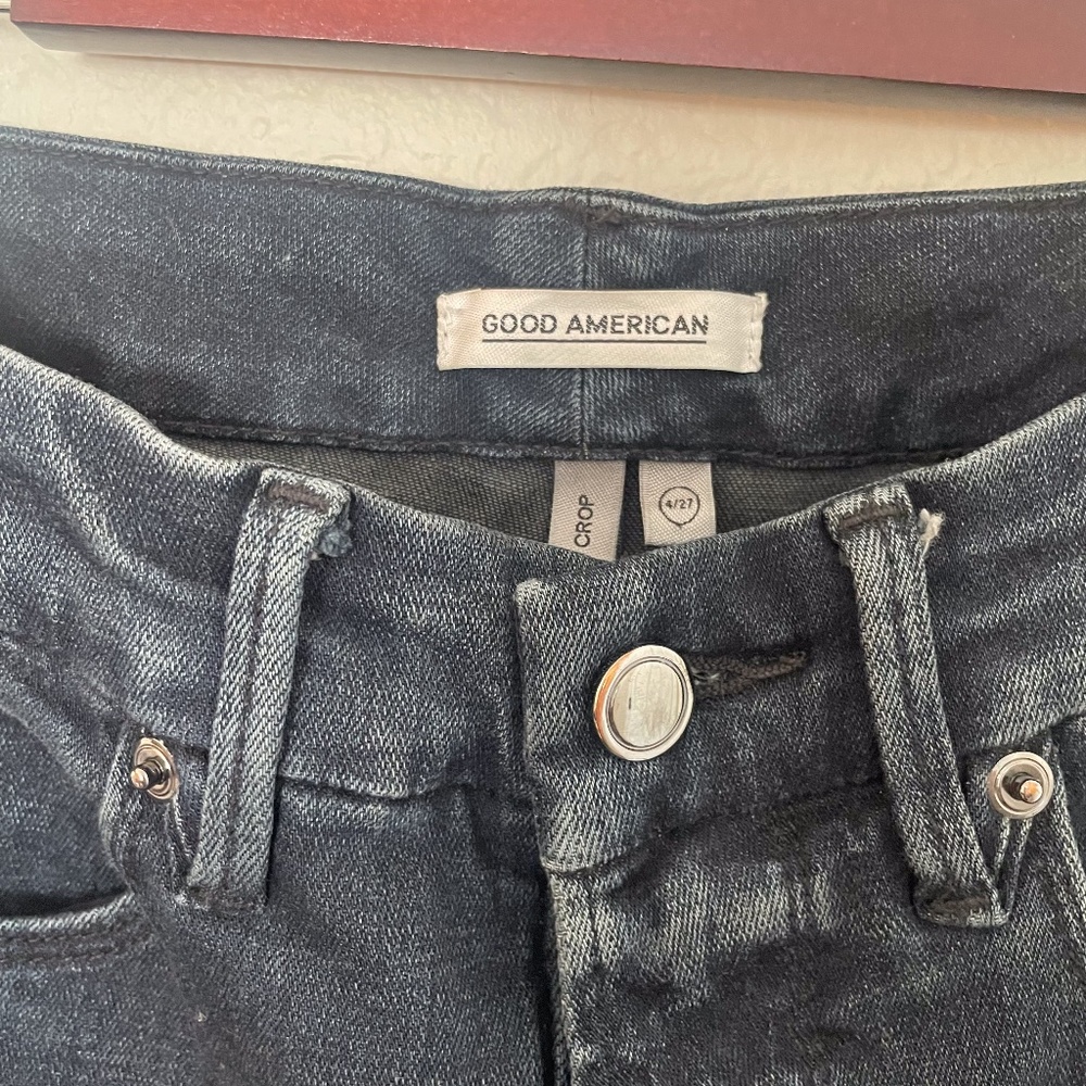 Good American Good Waist Crop. Stylish.